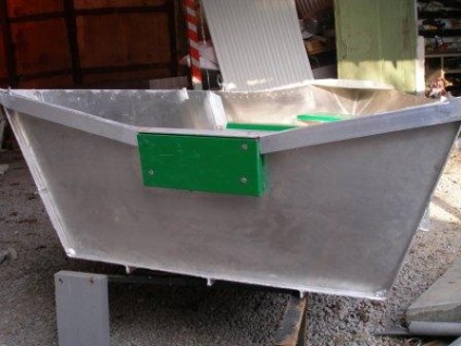 A barátom jött, és épít alumínium csónak összecsukható