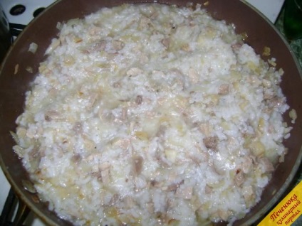 Töltőanyagok a palacsinta készült rizs és csirke (lépésről lépésre recept fotókkal)