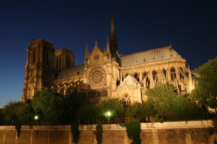 Notre Dame de Paris (párizsi Notre Dame), vagy a Notre Dame