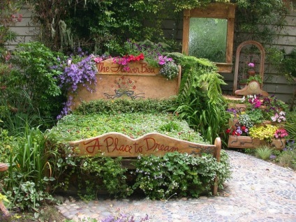 Aranjarea patului de flori în grădina cu instrucțiuni pas cu pas