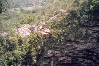 Пещерата на лястовици в Мексико (9 снимки)