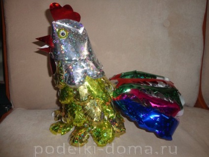 Cockerel din hârtie folie colorată, cu un șablon, o cutie de idei și clase de master