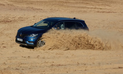 Renault Koleos orosz világít a bemutató előtt