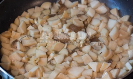 Rulați cu cartofi și ciuperci din aluat de drojdie