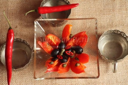 Salată de roșii cu căprioare și măsline