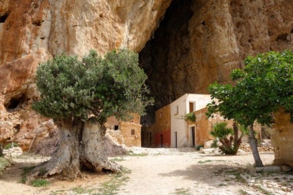 San Vito Lo Capo szicíliai üdülőhely kilátást nyújt a Karib