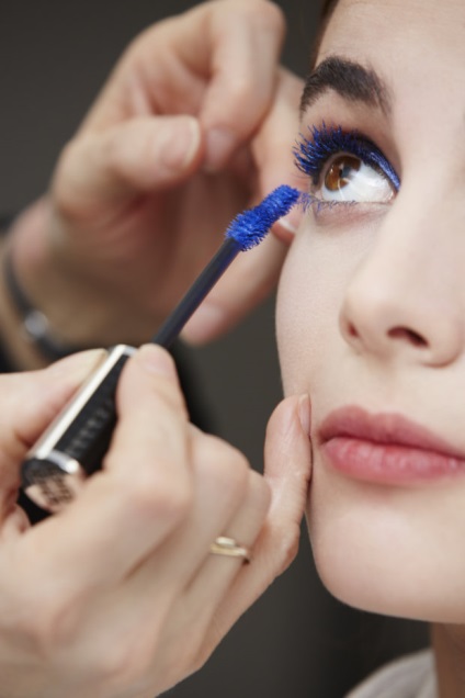 În curând, primăvara este o nouă colecție de make-up datchy, vogue ukraine