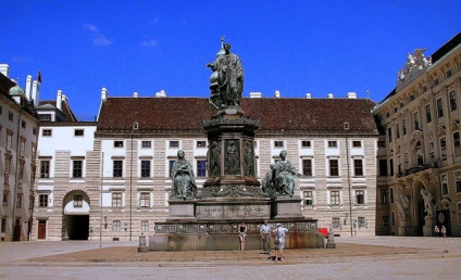 Trezoreria lumii - Hofburg din Viena