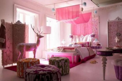 Dormitoare în stilul glamour
