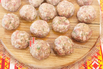 Meatballs în sos de roșii rețetă pas cu pas cu o fotografie!