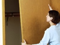 Telepítése tolóajtó beltéri ajtók kezét video utasításokat, hogyan kell végrehajtani a telepítést