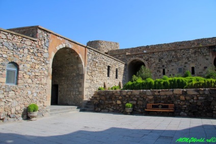 În armenia cu mașina, mănăstirea corului Virap