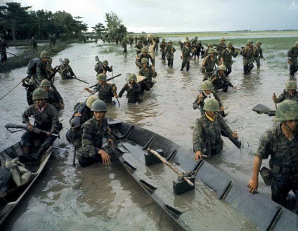 Trapuri vietnameze pentru americani - Revizuirea militară