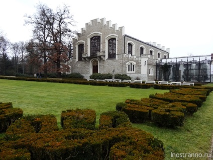 Castle Hluboka nad Vltavou Dél-Csehországban