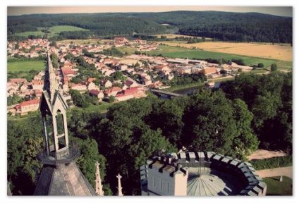 Castelul este adânc deasupra barajului cehilor