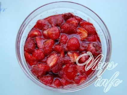 Fructe congelate cu boabe de zahăr întregi și rețete de căpșuni răzuite cu fotografie