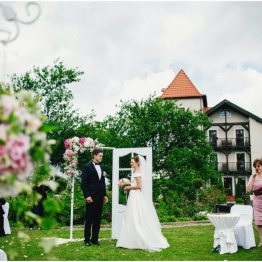 Több mint szerelmi házasság tisztelgés és Sasha