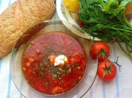 Borșul cu ardei grași din bulgară gătește repede și delicios