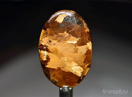 Bronzitul este un mineral în care nu există bronz