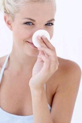 Curățarea feței cu peroxid de hidrogen