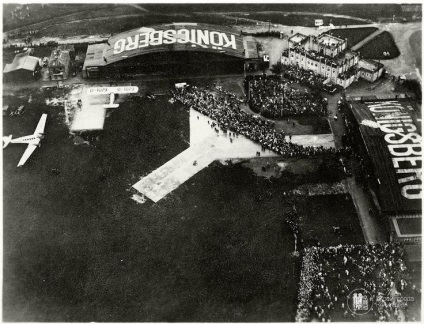 Devau înseamnă că Dumnezeu este o poveste fascinantă a unui aerodrom abandonat, camera Kaliningrad