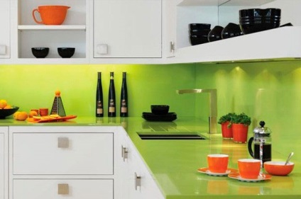 Proiectarea bucătăriei în tonuri de verde deschis, repararea apartamentului de către mâini proprii
