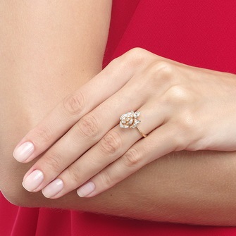 Forme de inele de aur și platină cu diamante sunt tipuri populare de bijuterii de lux