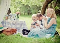 Idei pentru o fotografie de familie în natură în timpul verii