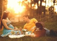 Idei pentru o fotografie de familie în natură în timpul verii