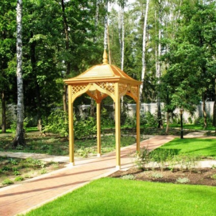Realizarea rotundă pentru Moscova, construcția de arbori de la Moscova și regiunea Moscovei