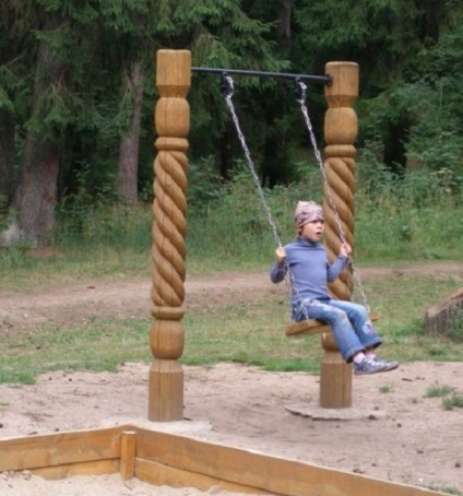 Swing pendant pe lanțuri