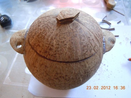 Ce artizanat de făcut dintr-o coajă de nucă de cocos