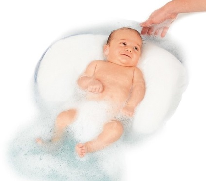 Hogyan fürödni egy újszülött