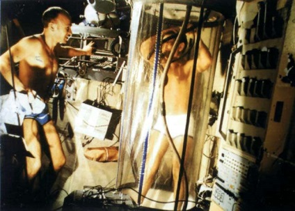 Cum se spală cosmonautorii pe microscoape, iad