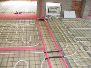 Ce echipament este necesar pentru a instala o podea cu apă caldă