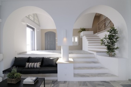 Cum de a face din interiorul albului o vilă plictisitoare în Santorini