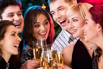 Cum să întâlniți noul an acasă cu prietenii și scenariul de familie, concursuri