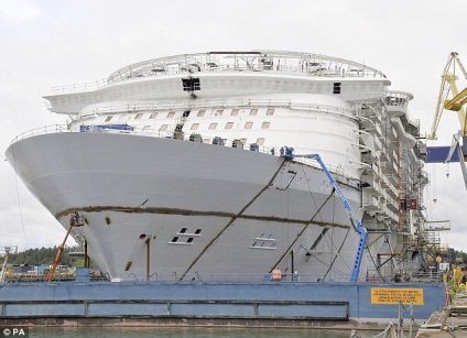 Az Oasis of the Seas a legnagyobb hajó az emberiség történetében