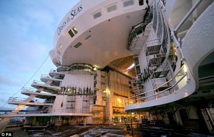 Az Oasis of the Seas a legnagyobb hajó az emberiség történetében