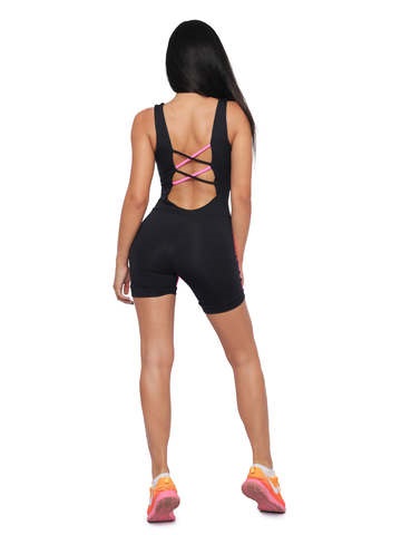 Cumpara costume pentru femei de fitness online