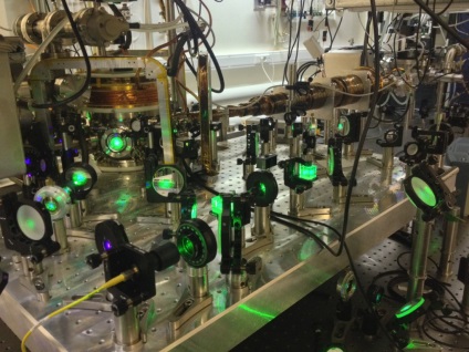 Laboratorul de simulatoare cuantice și fotonică integrată - Departamentul de Radiofizică cuantică, FOPF