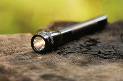 Beam sötétben felülvizsgálat lámpás mini Maglite