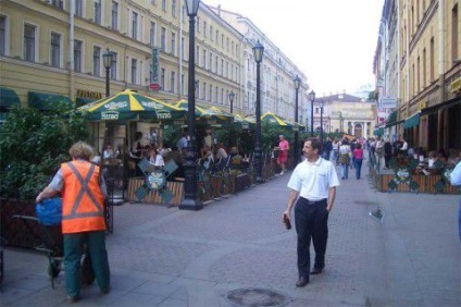 Strada de grădină mică - plimbări în Petersburg
