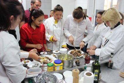 Master-clasă de la bucătarul-șef din America, caritate comunitară din Kazahstan pe viziunea ta