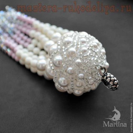 Clasa de masterat pe pandantivul de beadwork - meduze