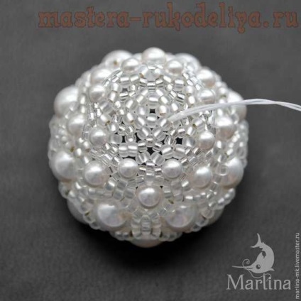 Clasa de masterat pe pandantivul de beadwork - meduze