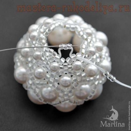 Clasa de masterat pe pandantivul de beadwork - meduze