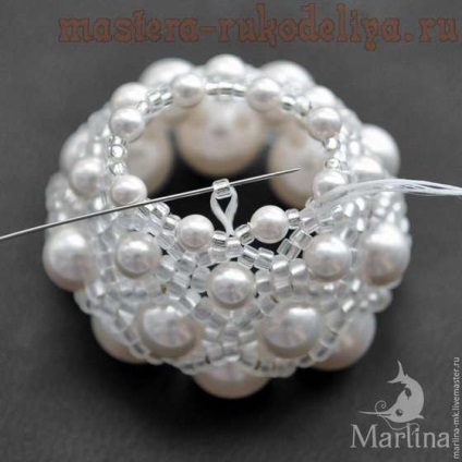 Clasa de masterat pe pandantivul de beadwork - meduze