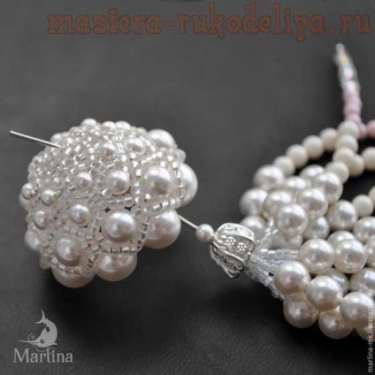 Clasa de masterat pe pandantivul de beadwork - meduze