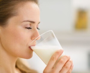 Pot bea lapte cu simptome de angină pectorală și rețete populare eficiente pentru lapte